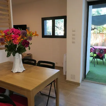 Apartment Caremeau 1